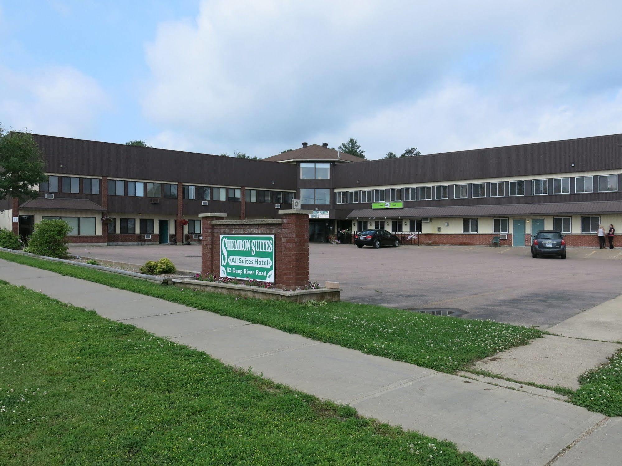 Shemron Suites Hotel Deep River Esterno foto
