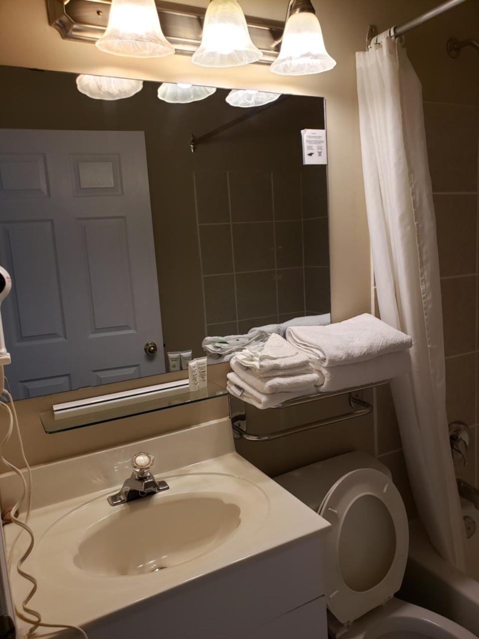 Shemron Suites Hotel Deep River Esterno foto
